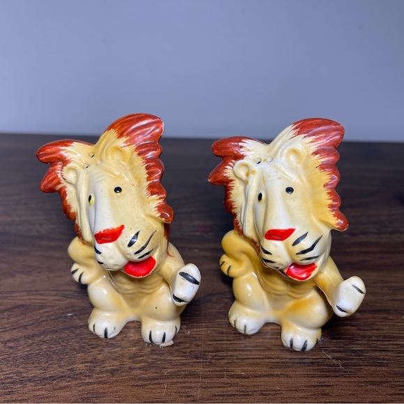 Vintage 1950s Anthropomorphic Lion Ceramic Salt & Pepper Shakers Made in Japan - Picture 1 of 7